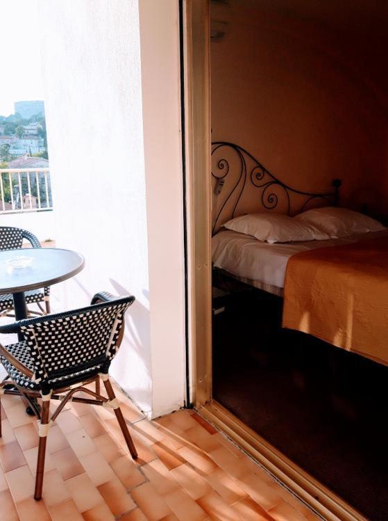 Hotel Restaurant Brasilia Cagnes-sur-Mer Exterior photo